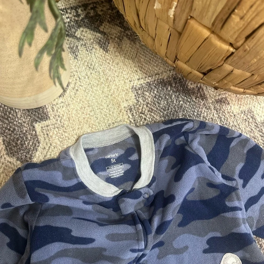 Carter's 5T Boy Camo Fleece Zip Footie Pajamas Navy Camouflage with Dog Design